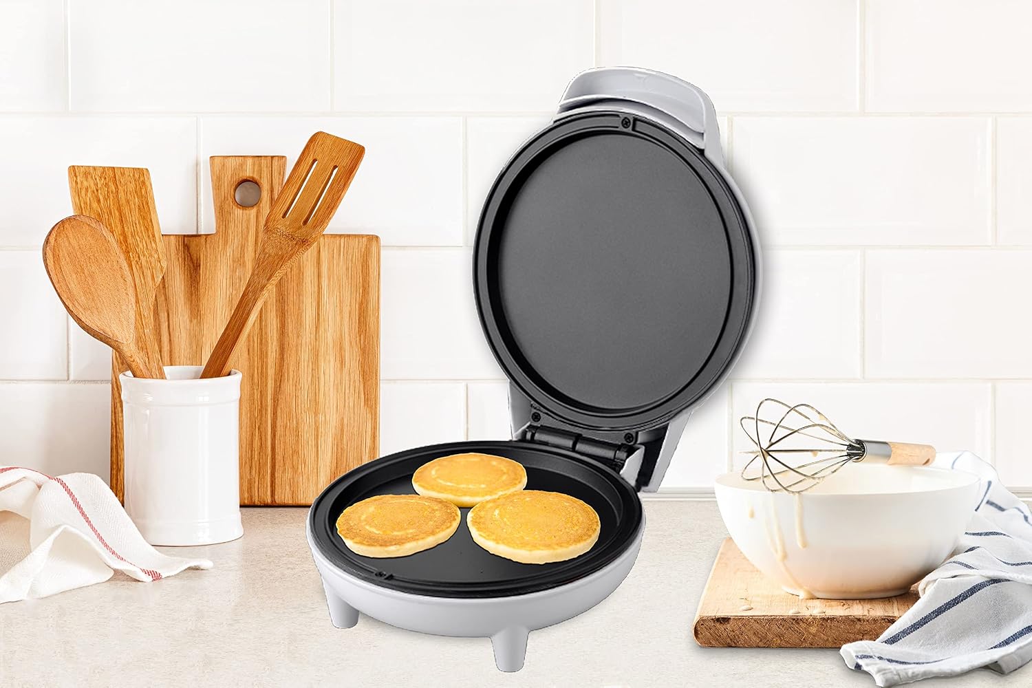 7" Travel Pizza Maker Plus, Indoor Electric Grill, Nonstick Pan, White - Image 2